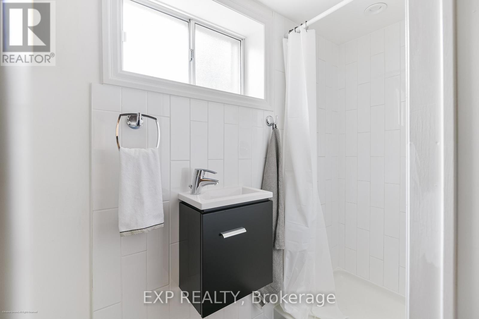 125 Treeview Drive, Toronto, Ontario  M8W 4C4 - Photo 24 - W13173838