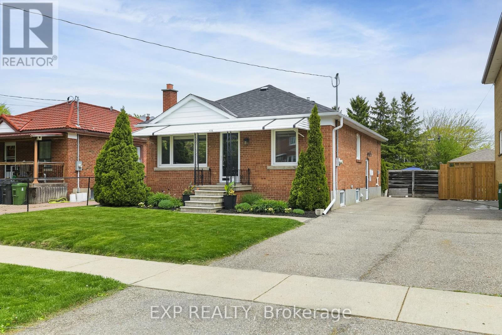 125 Treeview Drive, Toronto, Ontario  M8W 4C4 - Photo 3 - W13173838