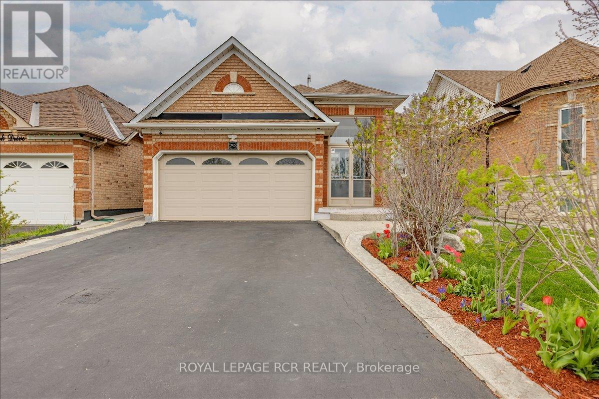 293 Van Kirk Drive, Brampton, Ontario  L7A 1M3 - Photo 2 - W13173862