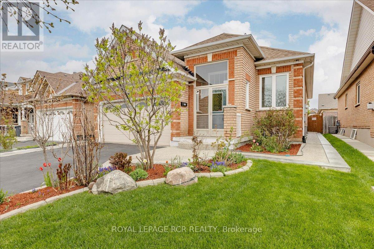 293 Van Kirk Drive, Brampton, Ontario  L7A 1M3 - Photo 3 - W13173862