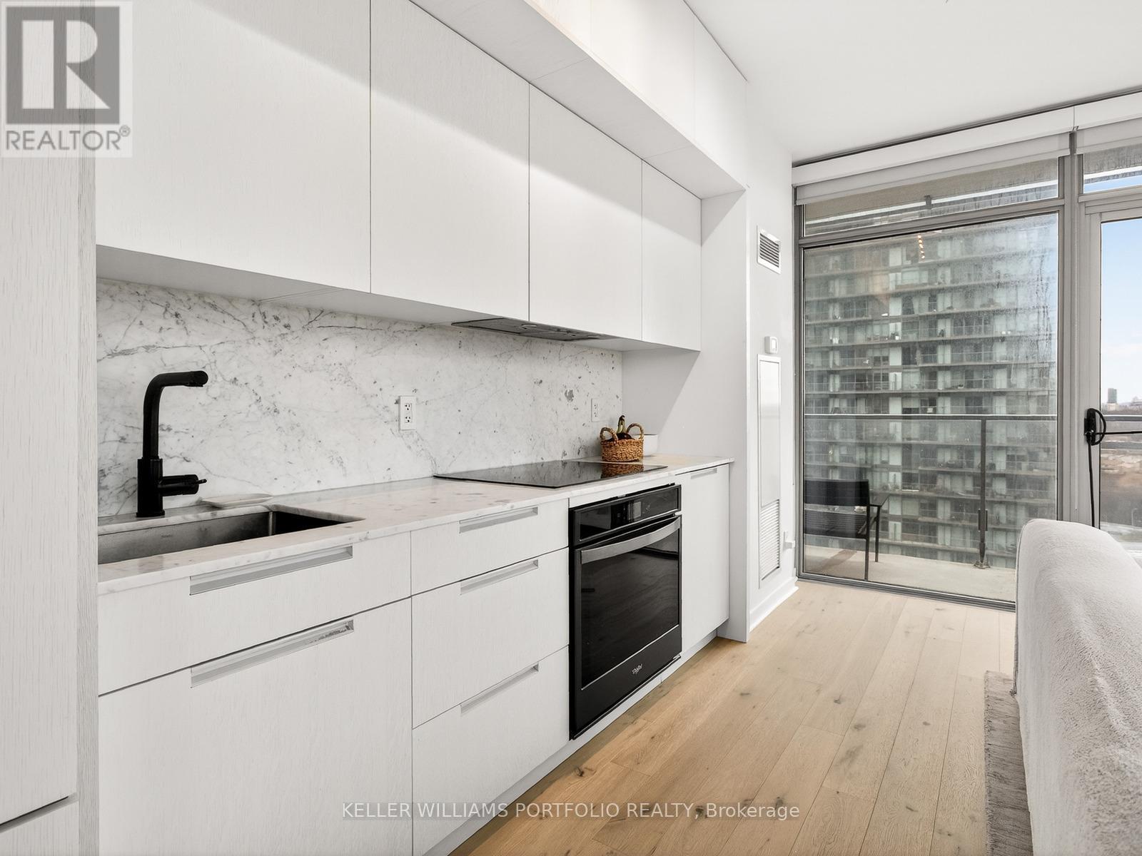 1713 - 103 The Queensway Avenue, Toronto, Ontario  M6S 5B3 - Photo 10 - W13173872