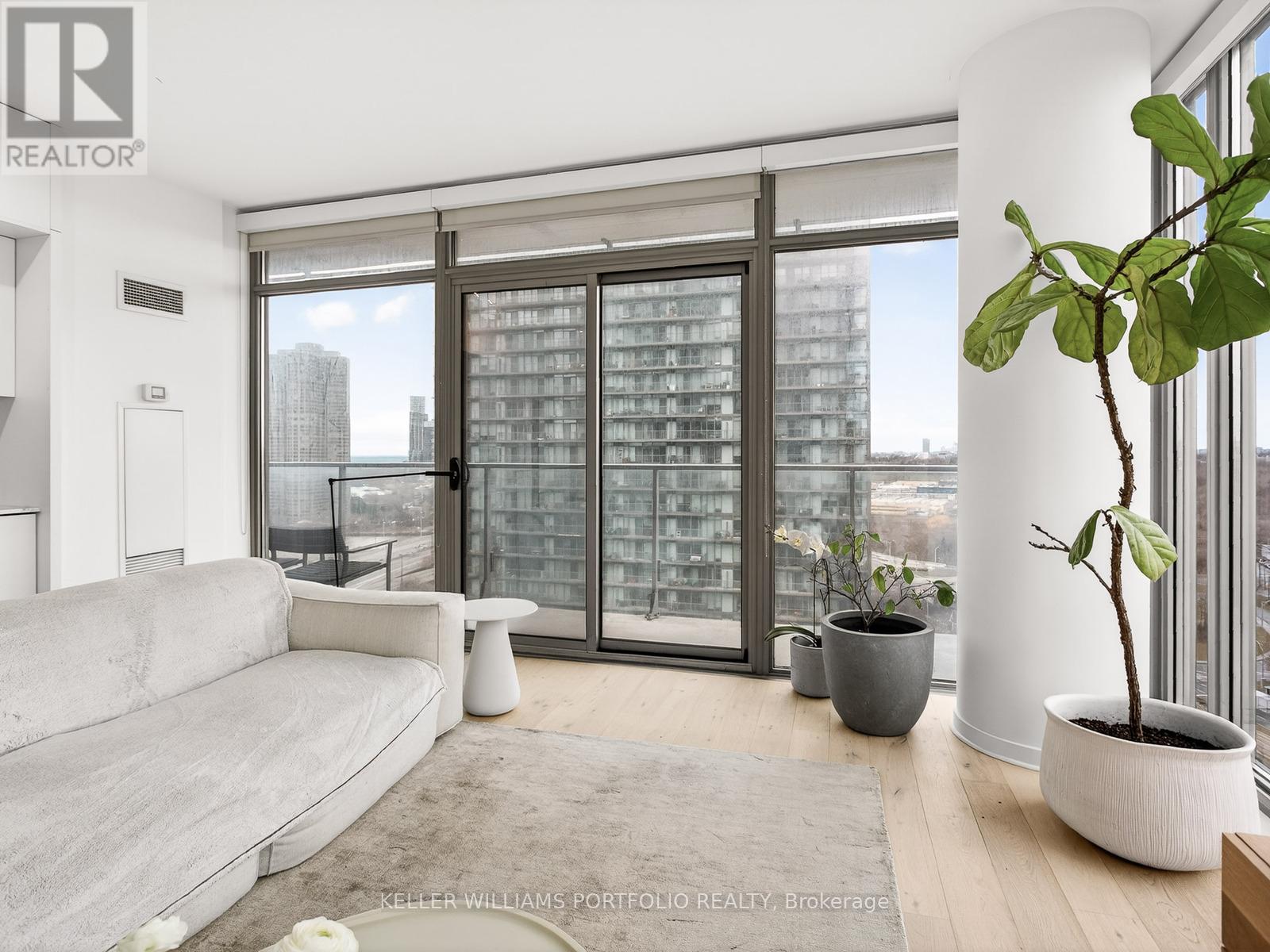 1713 - 103 The Queensway Avenue, Toronto, Ontario  M6S 5B3 - Photo 12 - W13173872