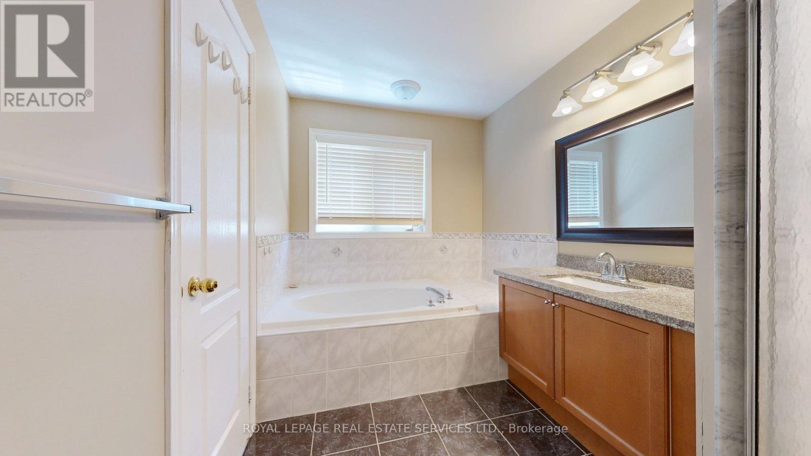 16 - 619 Evans Avenue, Toronto, Ontario  M8W 2W4 - Photo 34 - W13173924