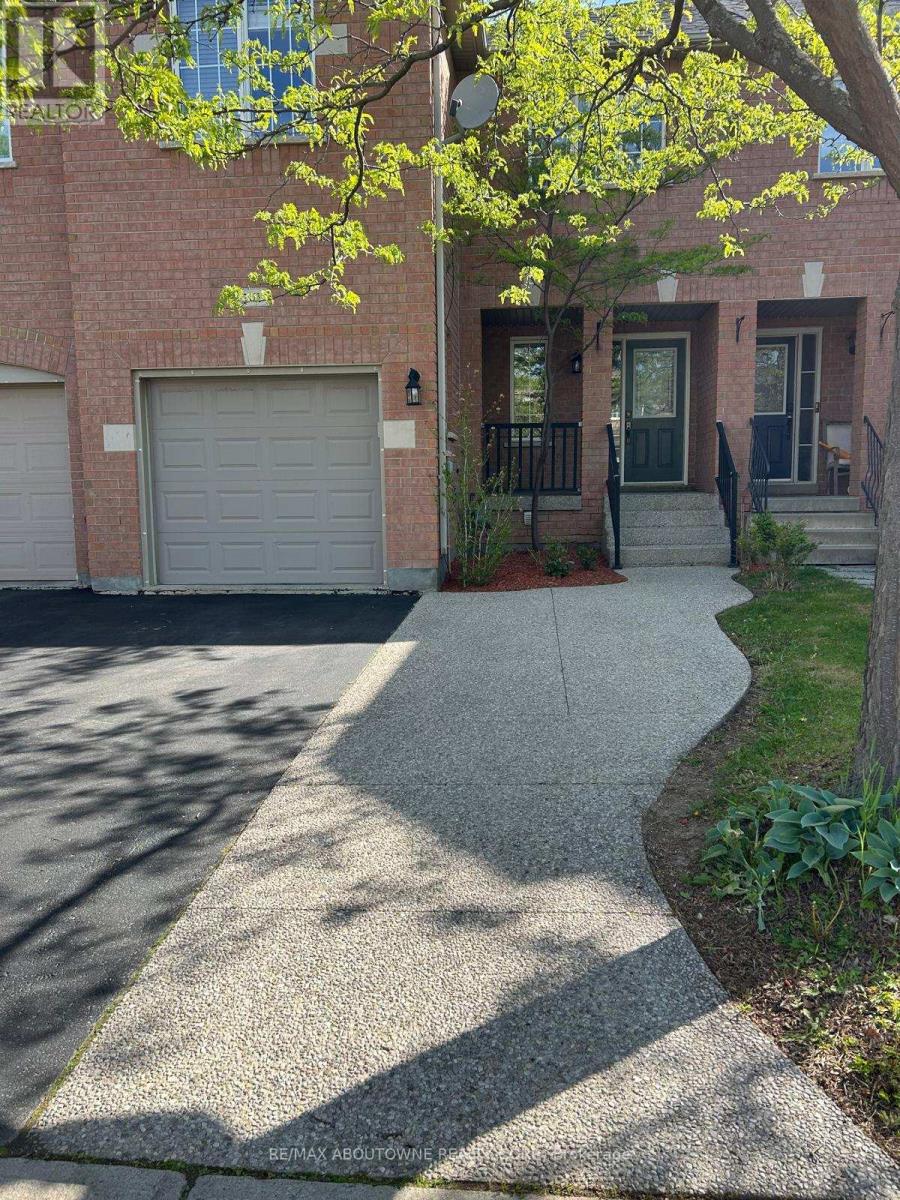 2473 LAZIO LANE, Oakville, Ontario