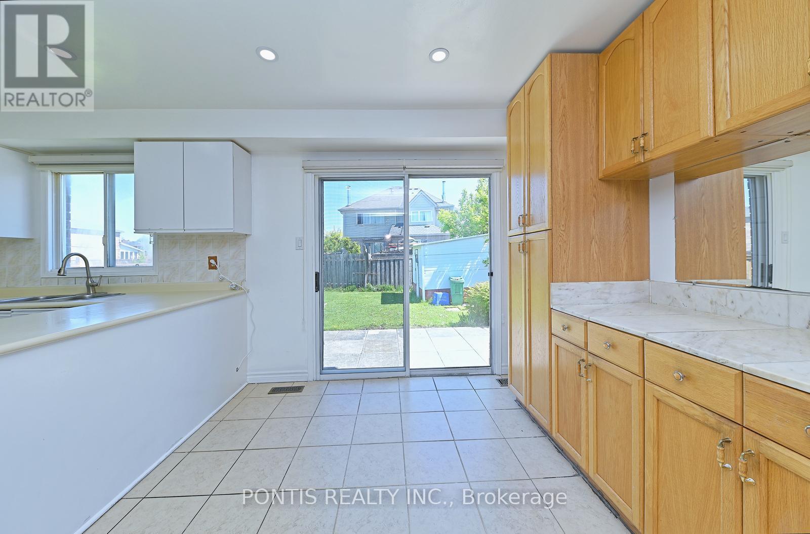 198 Moffatt Avenue, Brampton, Ontario  L6Y 4R3 - Photo 13 - W13173970