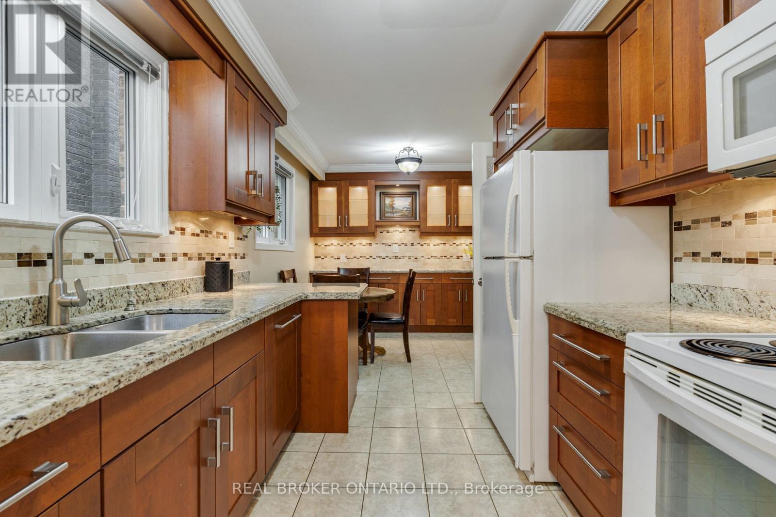 56a Treeview Drive, Toronto, Ontario  M8W 4C2 - Photo 13 - W13174036
