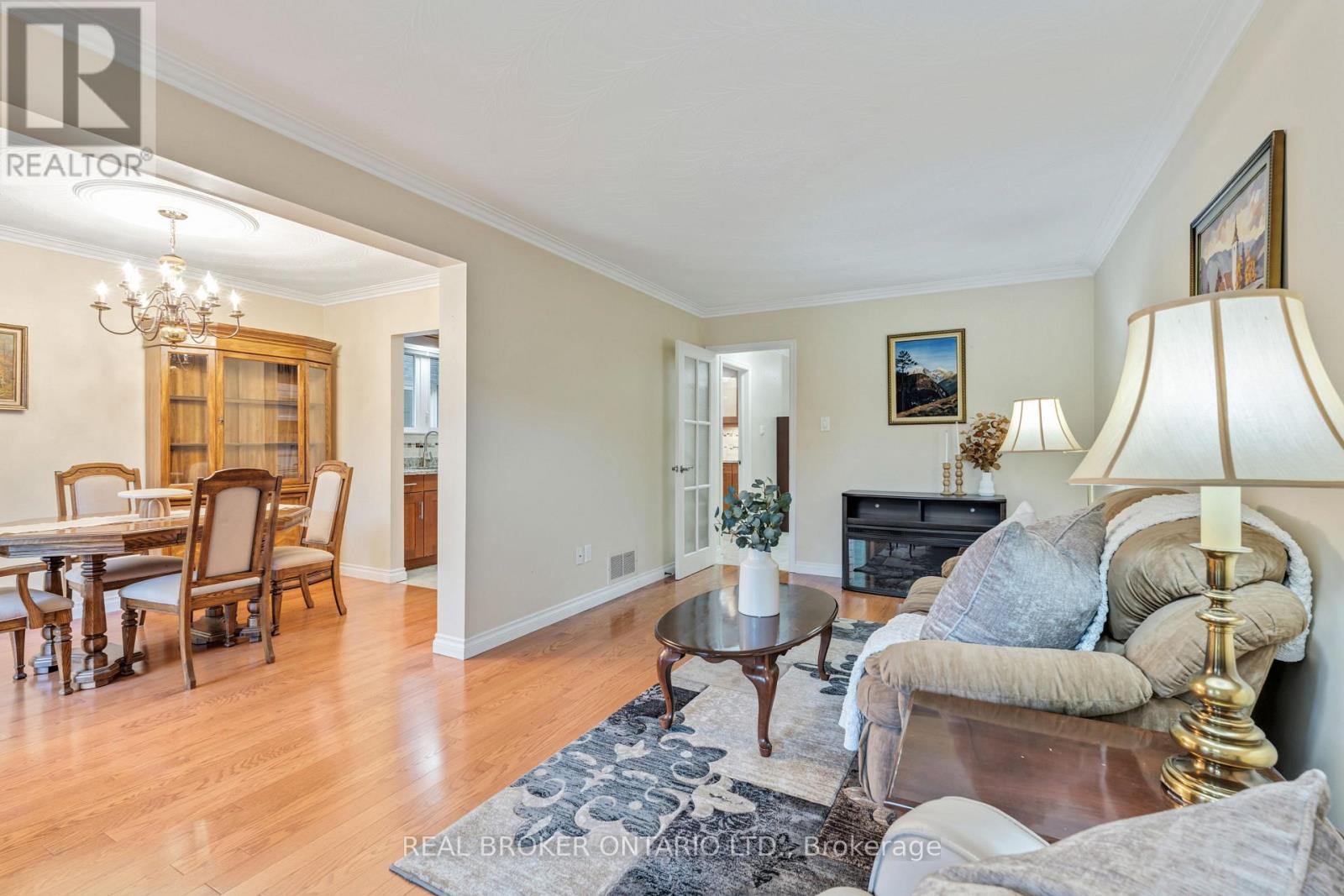 56a Treeview Drive, Toronto, Ontario  M8W 4C2 - Photo 9 - W13174036