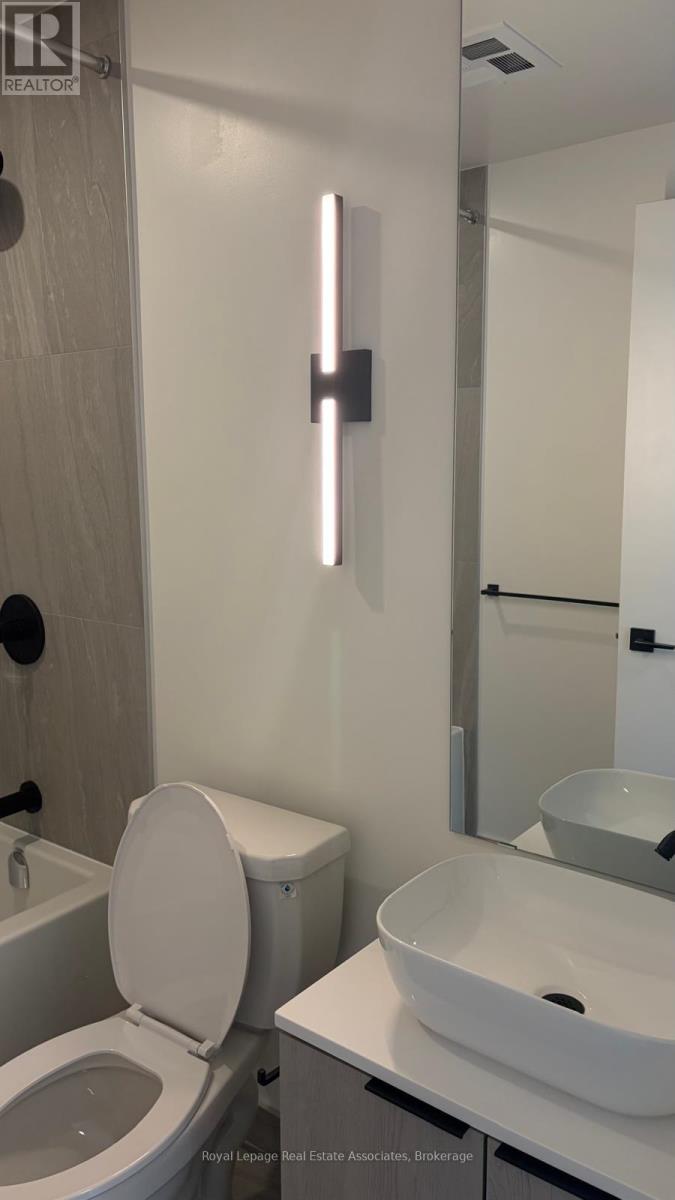 2501 - 1185 Dupont Street, Toronto, Ontario  M6H 0G5 - Photo 18 - W13174038
