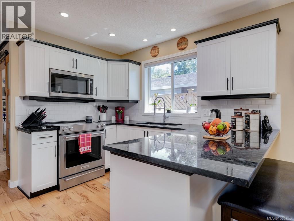 104 7570 Tetayut Rd, Central Saanich, British Columbia  V8M 2H4 - Photo 6 - 1036269