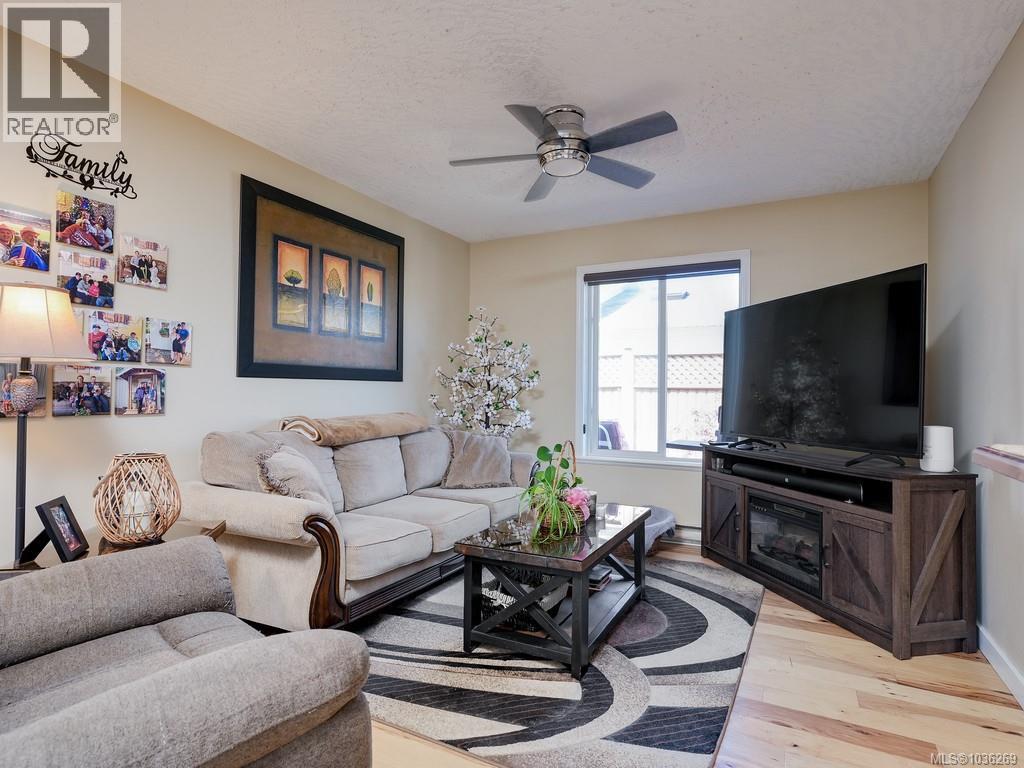 104 7570 Tetayut Rd, Central Saanich, British Columbia  V8M 2H4 - Photo 4 - 1036269