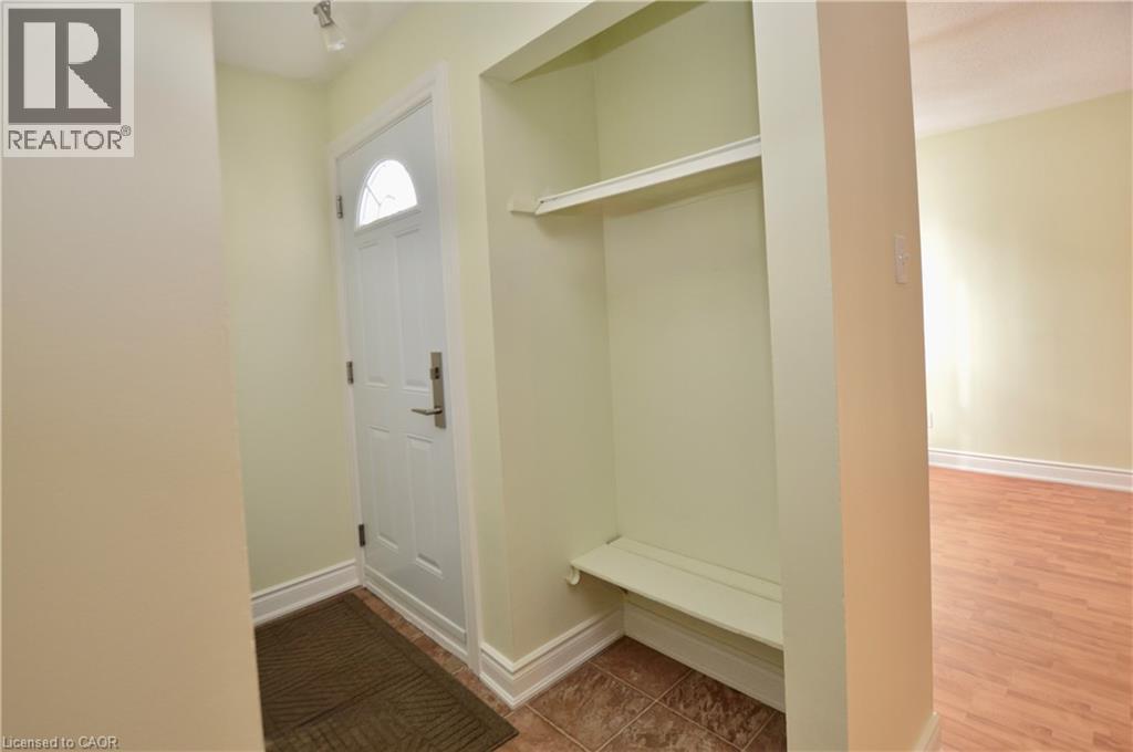 977 Francis Road Unit# 2, Burlington, Ontario  L7T 3Z1 - Photo 2 - 40833513