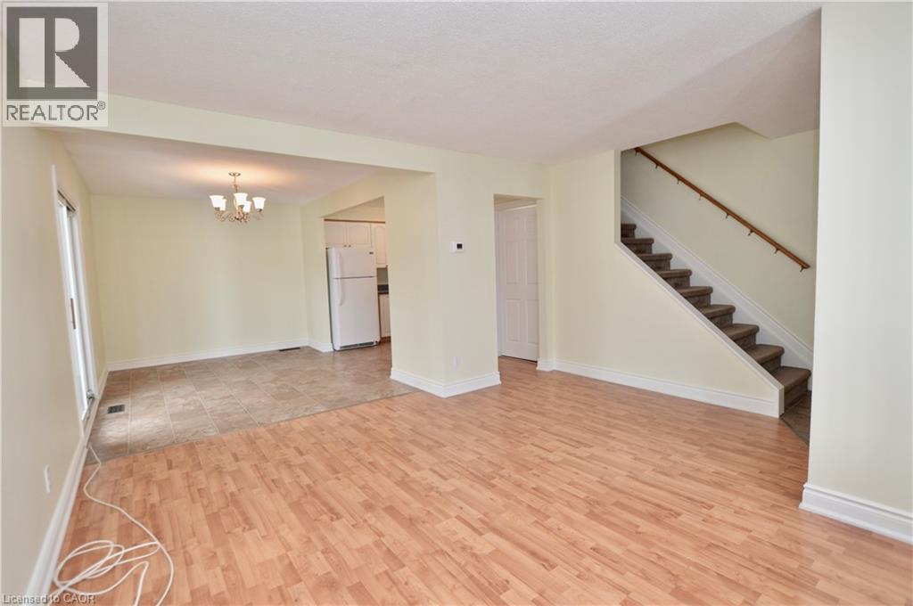 977 Francis Road Unit# 2, Burlington, Ontario  L7T 3Z1 - Photo 4 - 40833513
