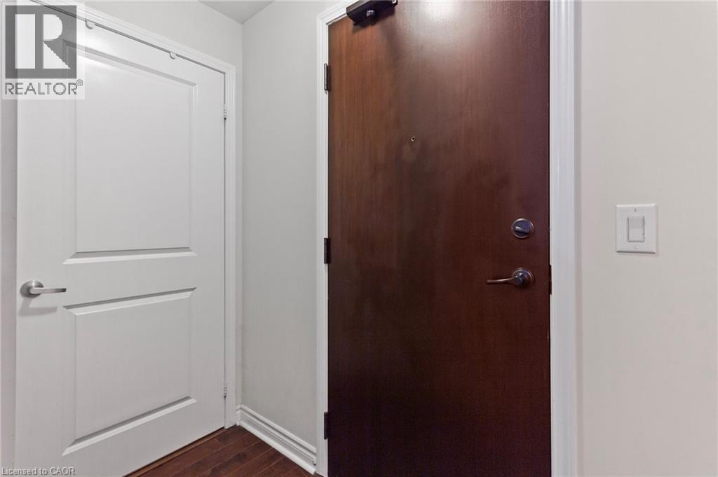 385 Prince Of Wales Drive Unit# 320, Mississauga, Ontario  L5B 0C6 - Photo 3 - 40832432
