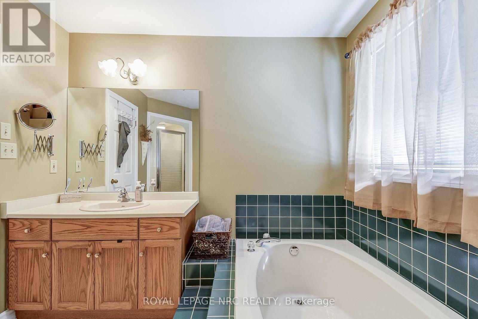 8 Hearth Court, Niagara-On-The-Lake (Virgil), Ontario  L0S 1J0 - Photo 25 - X13174112