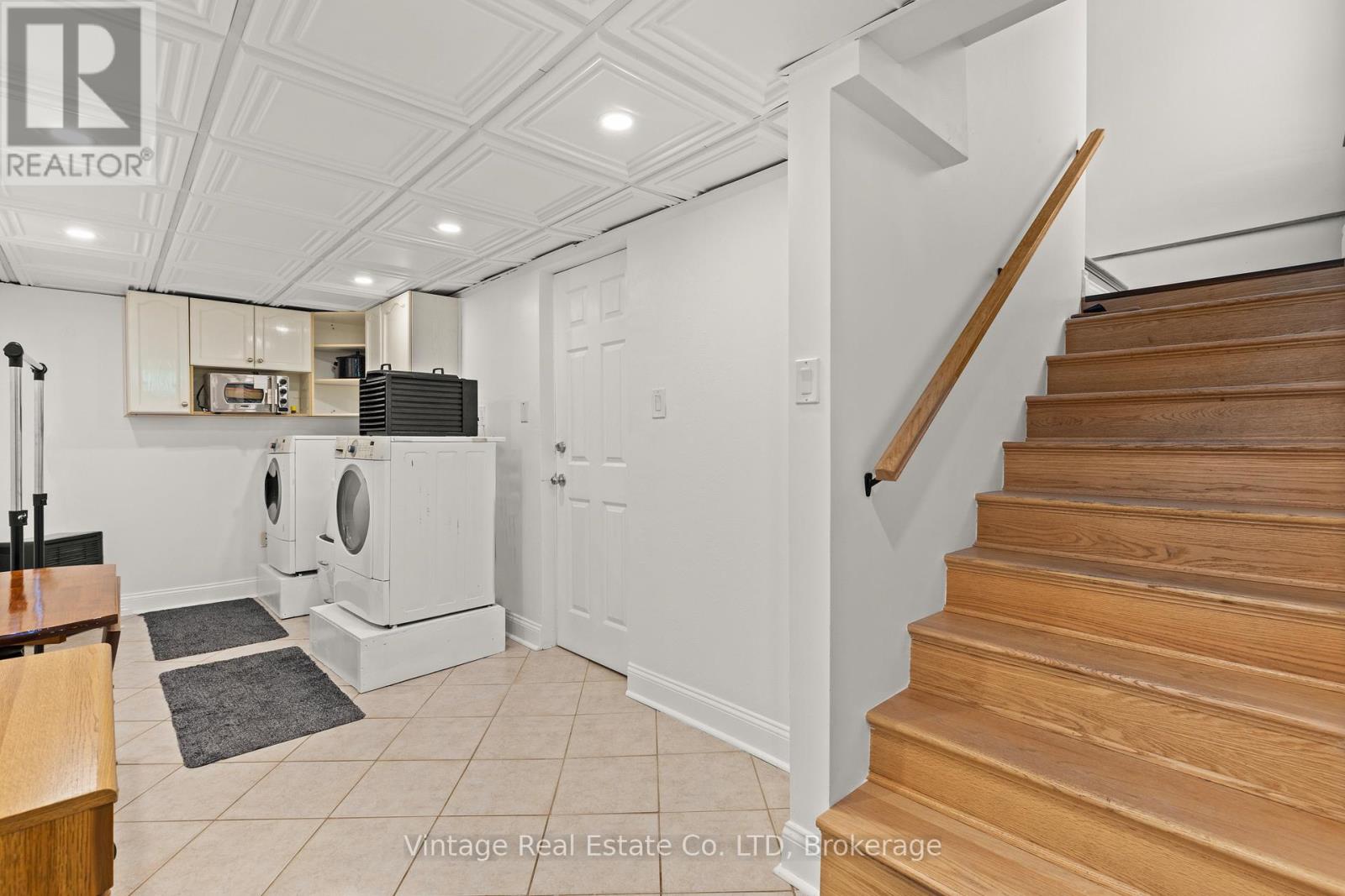 6478 Russell Street, Niagara Falls (Stamford), Ontario  L2J 1P5 - Photo 21 - X13174152