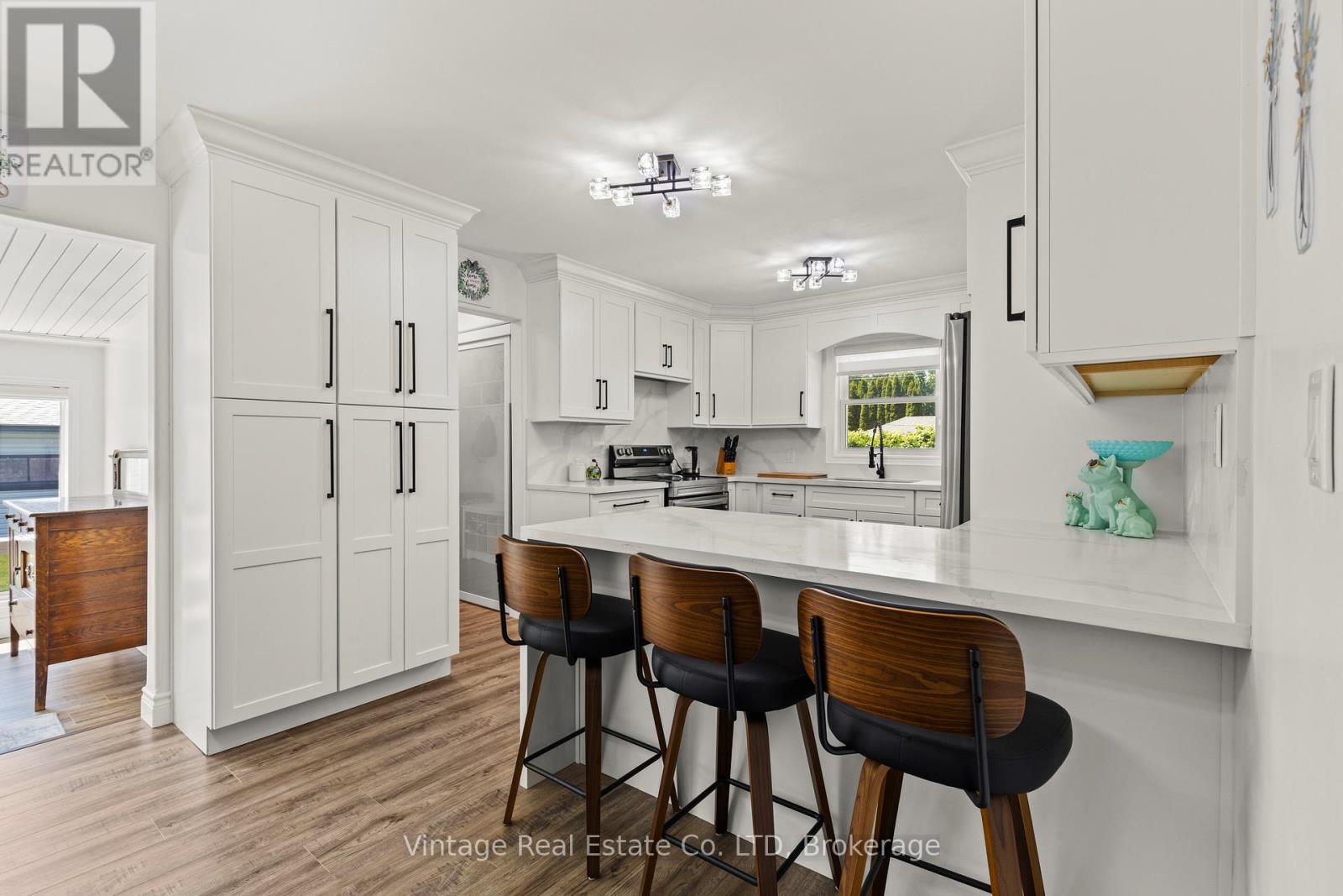 6478 Russell Street, Niagara Falls (Stamford), Ontario  L2J 1P5 - Photo 5 - X13174152