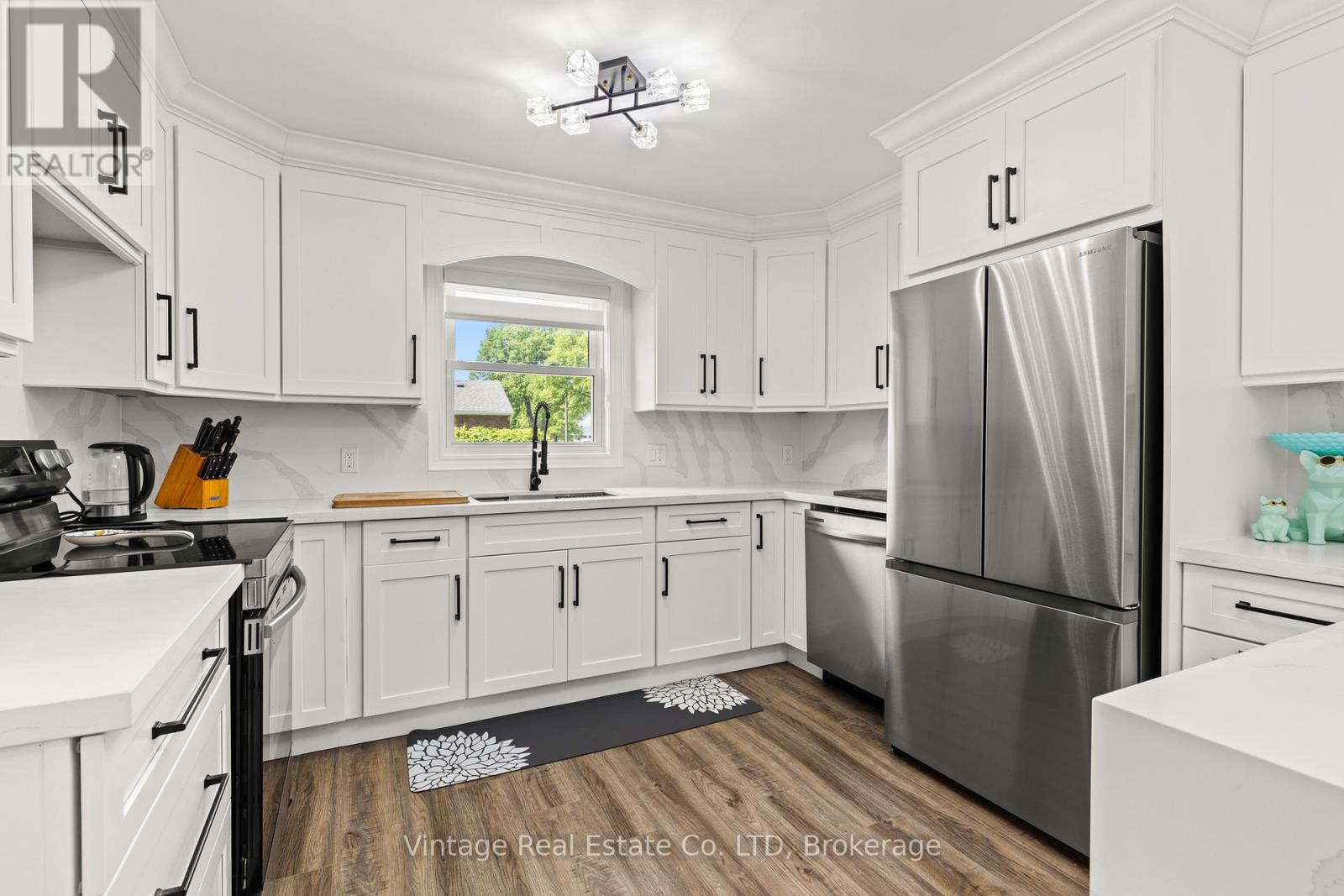6478 Russell Street, Niagara Falls (Stamford), Ontario  L2J 1P5 - Photo 6 - X13174152