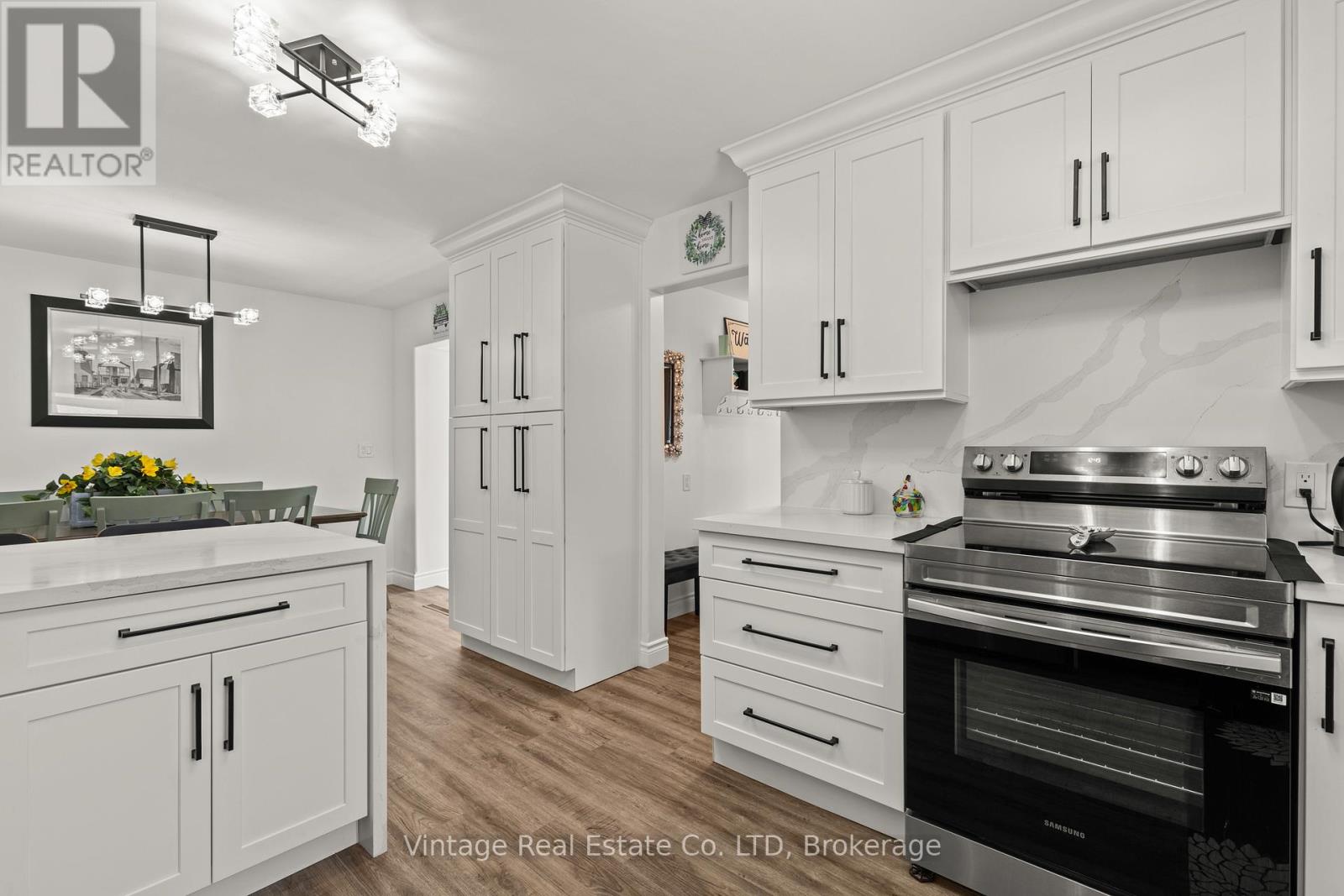 6478 Russell Street, Niagara Falls (Stamford), Ontario  L2J 1P5 - Photo 7 - X13174152
