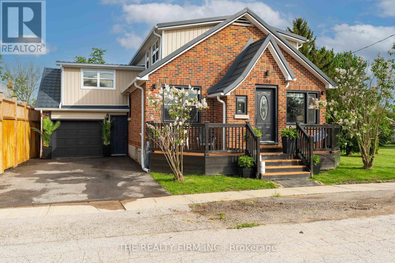 599 John Street, Strathroy-Caradoc, Ontario  N0L 1T0 - Photo 3 - X13173454