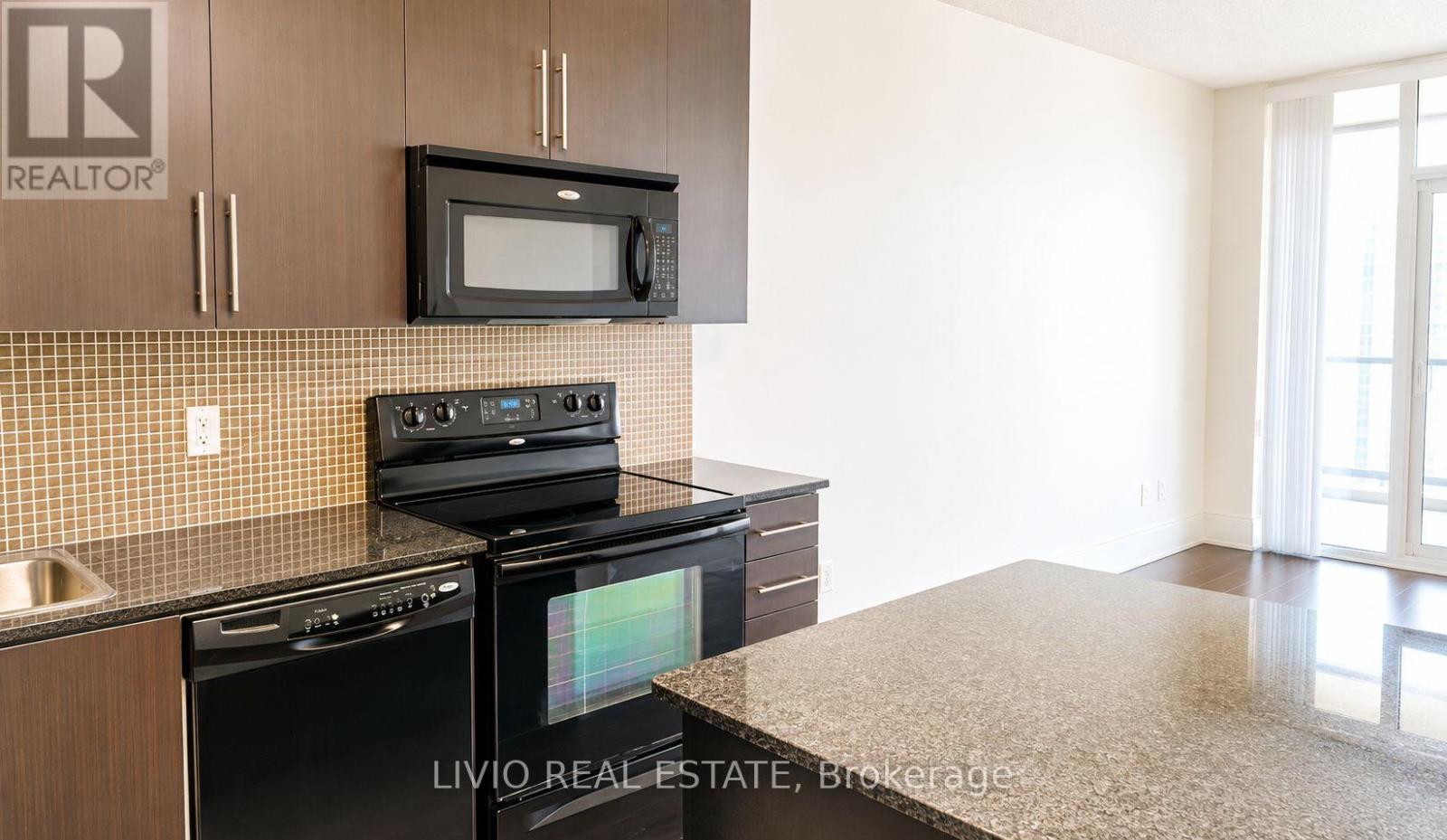 1406 - 330 Burnhamthorpe Road W, Mississauga, Ontario  L5B 0E1 - Photo 3 - W13173360