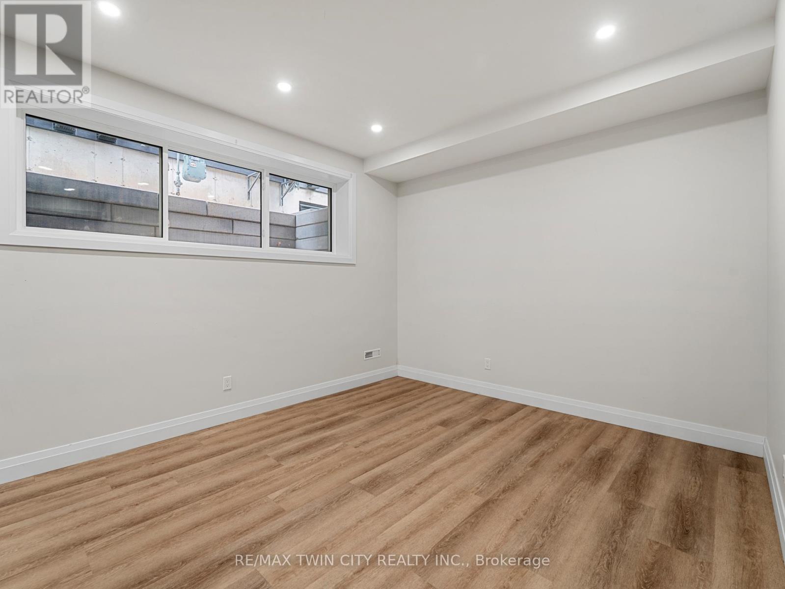 55 Centre Street, Lambton Shores, Ontario  N0M 1T0 - Photo 36 - X12888184