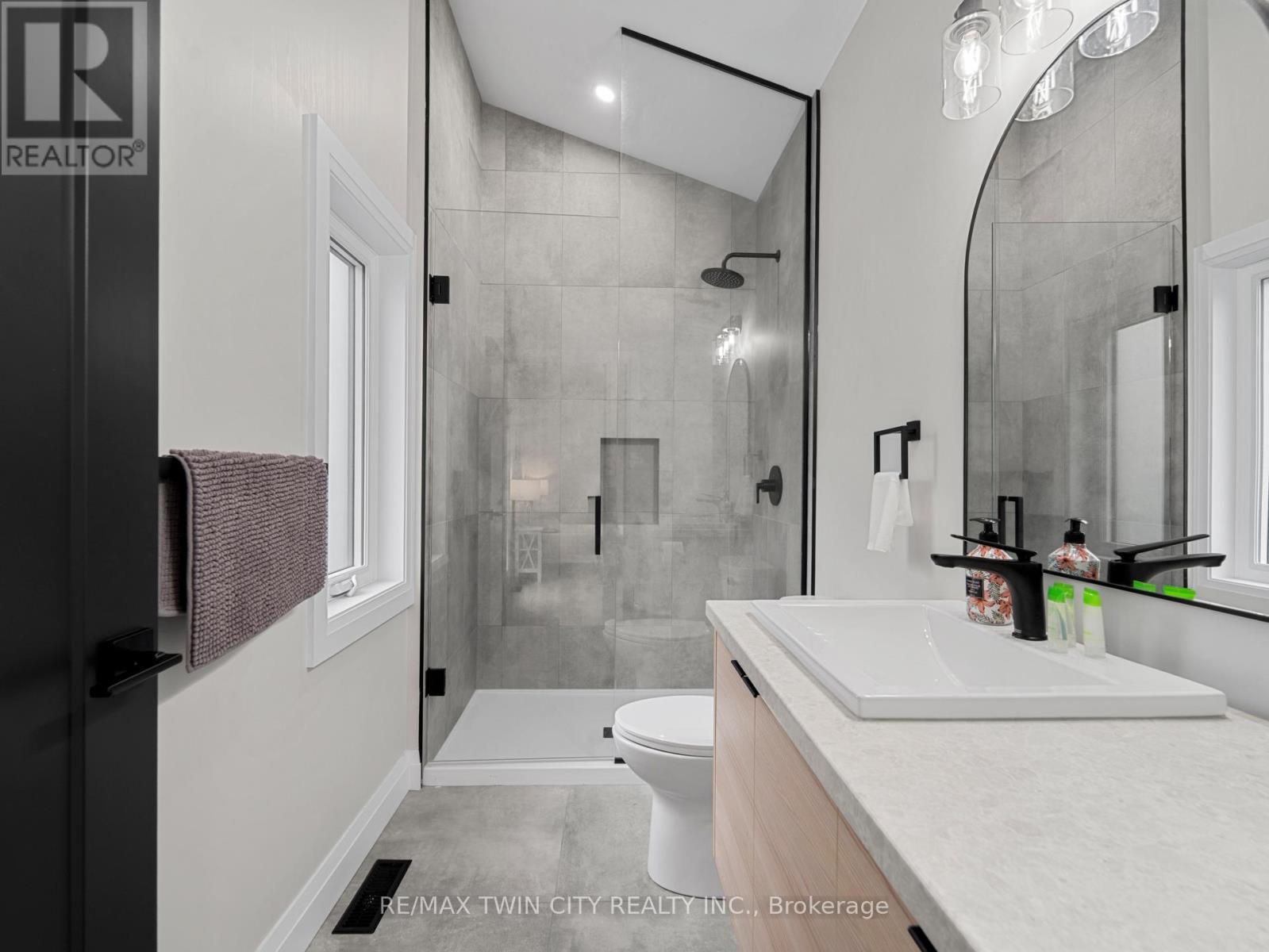 55 Centre Street, Lambton Shores, Ontario  N0M 1T0 - Photo 22 - X12888184