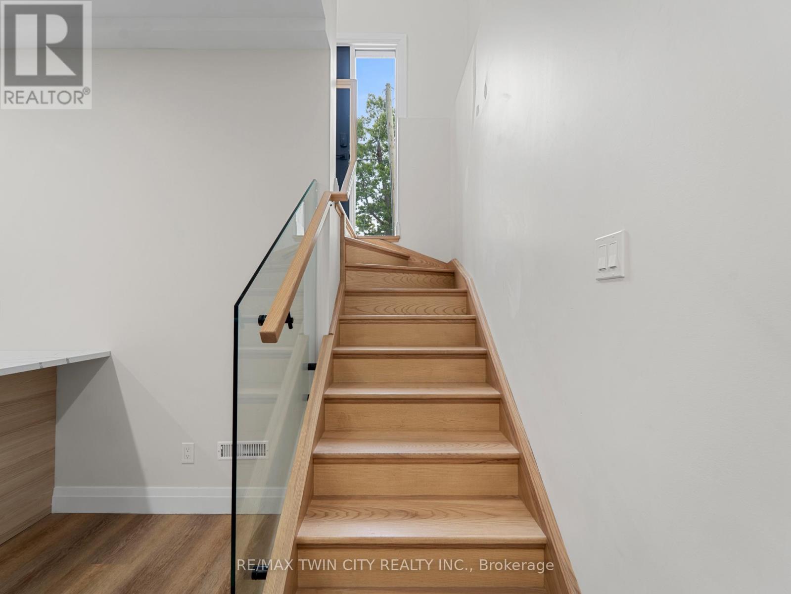 55 Centre Street, Lambton Shores, Ontario  N0M 1T0 - Photo 33 - X12888184