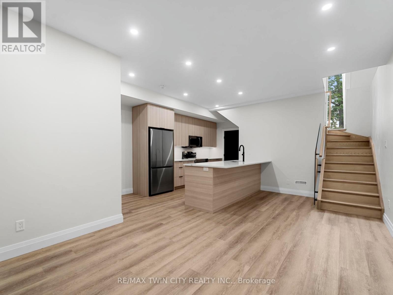 55 Centre Street, Lambton Shores, Ontario  N0M 1T0 - Photo 35 - X12888184