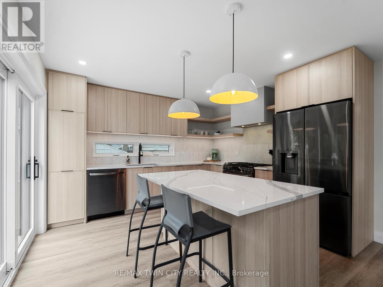 55 Centre Street, Lambton Shores, Ontario  N0M 1T0 - Photo 4 - X12888184