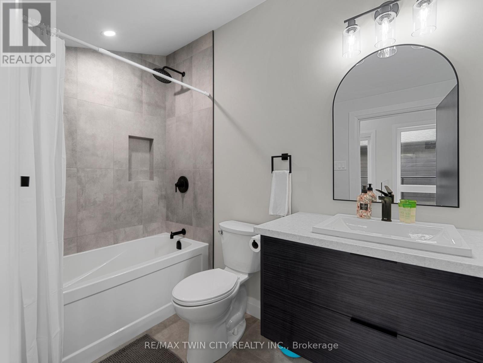55 Centre Street, Lambton Shores, Ontario  N0M 1T0 - Photo 23 - X12888184