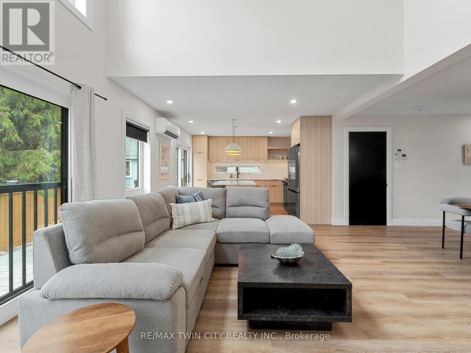 55 Centre Street, Lambton Shores, Ontario  N0M 1T0 - Photo 5 - X12888184