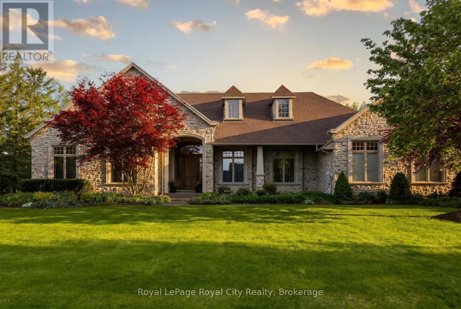 54 BRIDLE PATH, Puslinch, Ontario