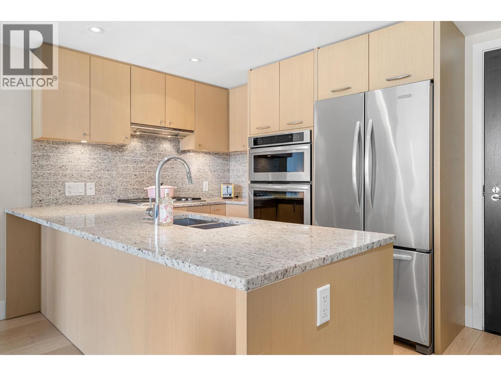 311 150 W 15 Street, North Vancouver, British Columbia  V7M 0C4 - Photo 4 - R3127901