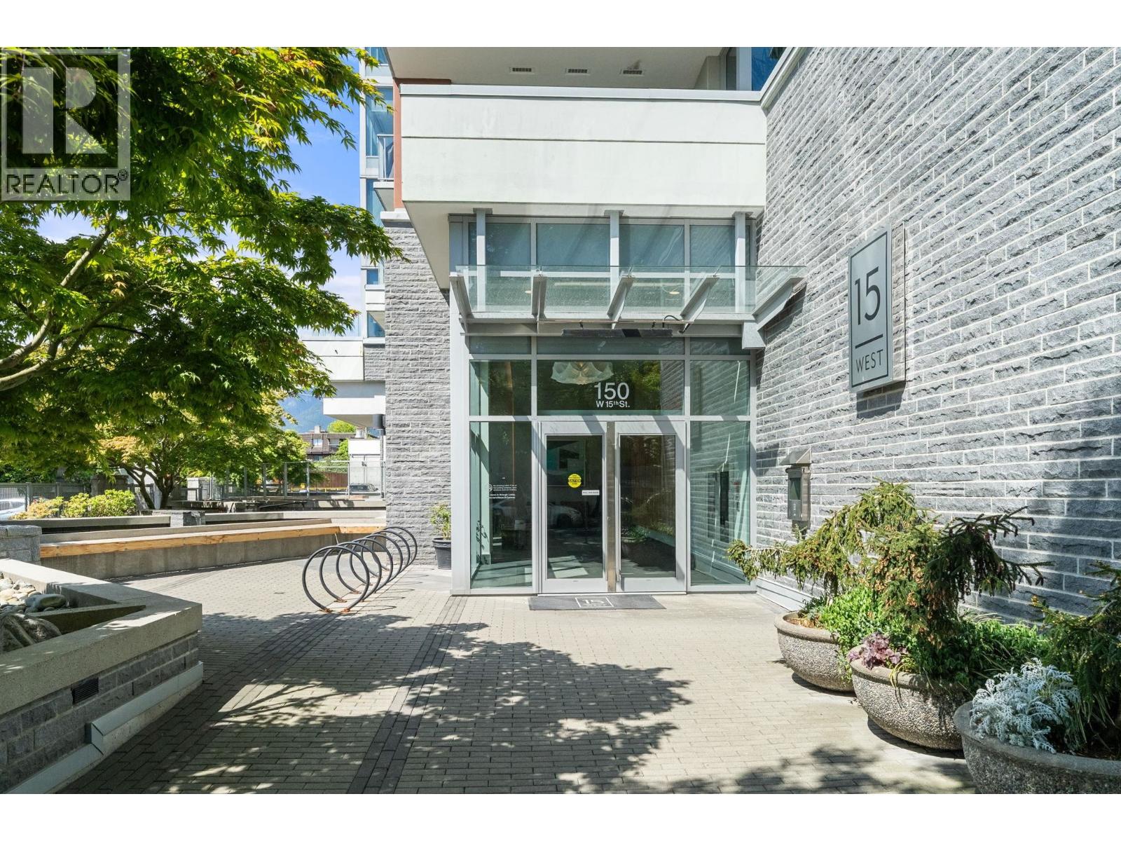 311 150 W 15 STREET, North Vancouver, British Columbia