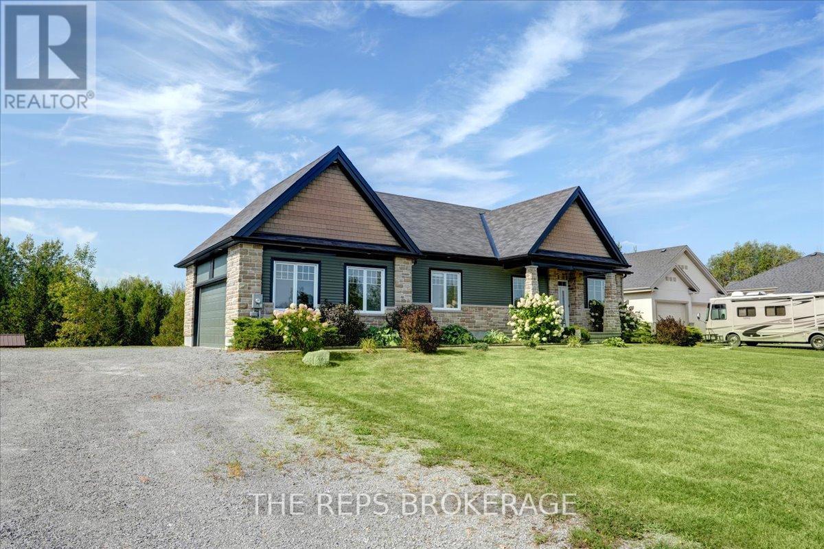 206 Country Lane Drive S, Beckwith, Ontario  K7C 3P2 - Photo 3 - X13174096