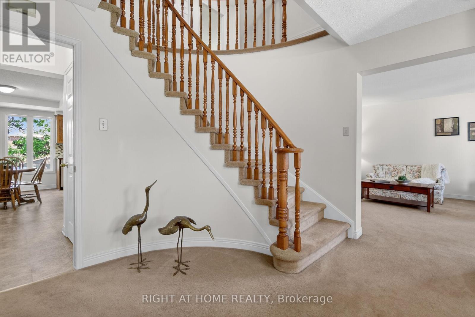 66 Beechfern Drive, Ottawa, Ontario  K2S 1E3 - Photo 5 - X13174148