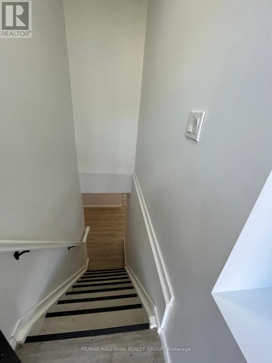 B - 1387 Sault Street, Ottawa, Ontario  K1E 1G8 - Photo 2 - X13174176