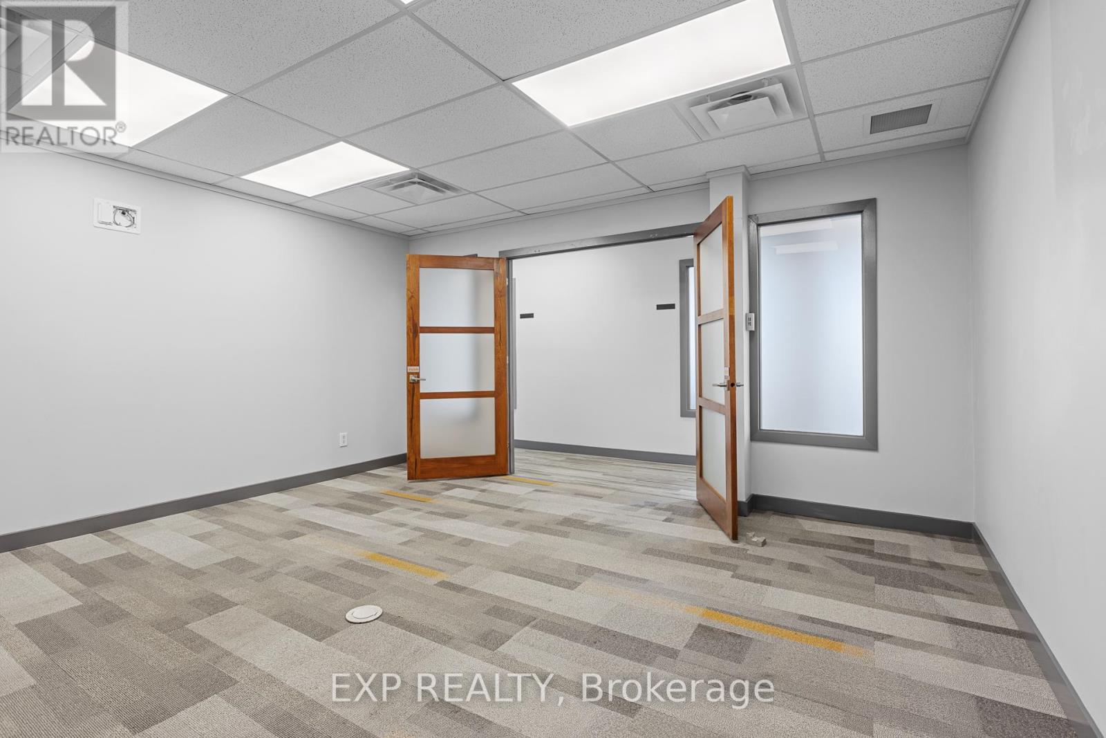 201b - 1600 Laperriere Avenue, Ottawa, Ontario  K1Z 8P5 - Photo 4 - X13174250