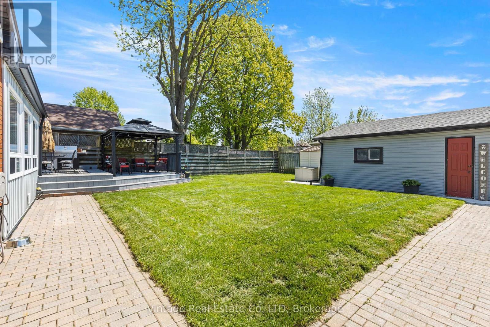 6478 Russell Street, Niagara Falls (Stamford), Ontario  L2J 1P5 - Photo 36 - X13174152