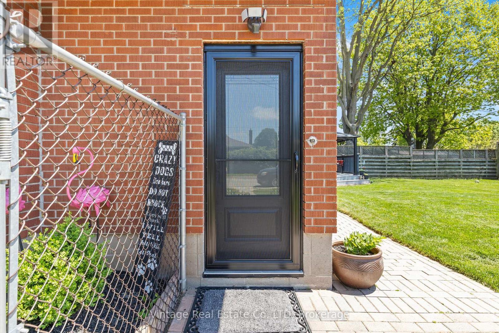 6478 Russell Street, Niagara Falls (Stamford), Ontario  L2J 1P5 - Photo 28 - X13174152