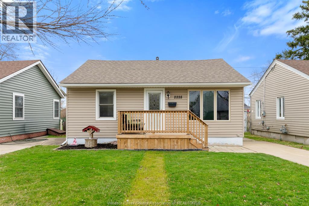 MLS# 26012172: 2228 Elsmere AVENUE, Windsor, Canada
