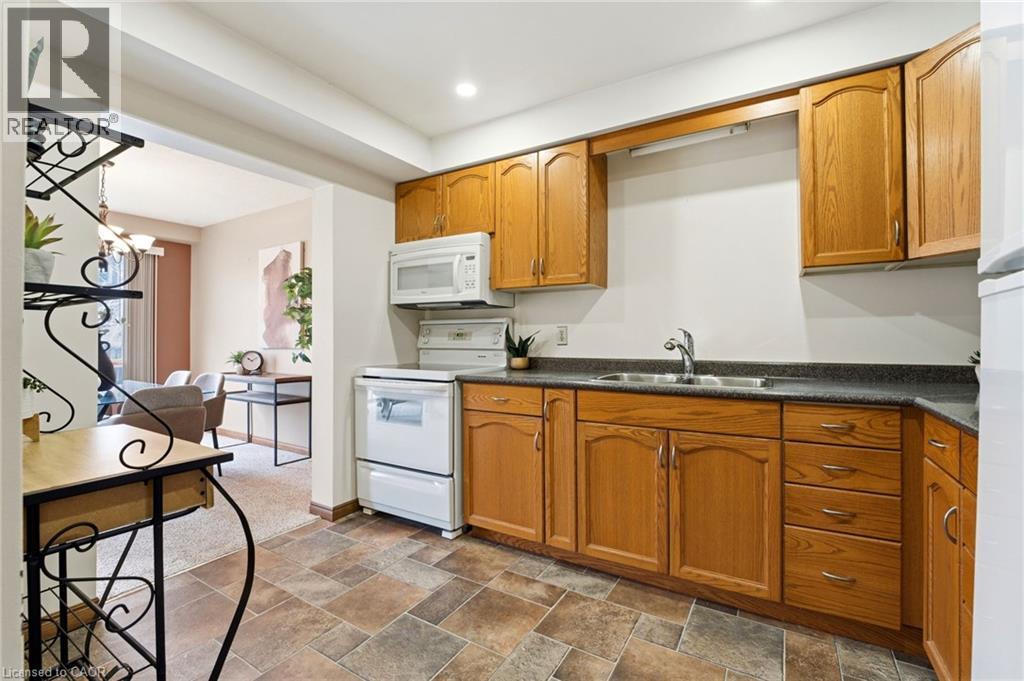 165 Essling Avenue, Hamilton, Ontario  L9B 2H9 - Photo 14 - 40820840