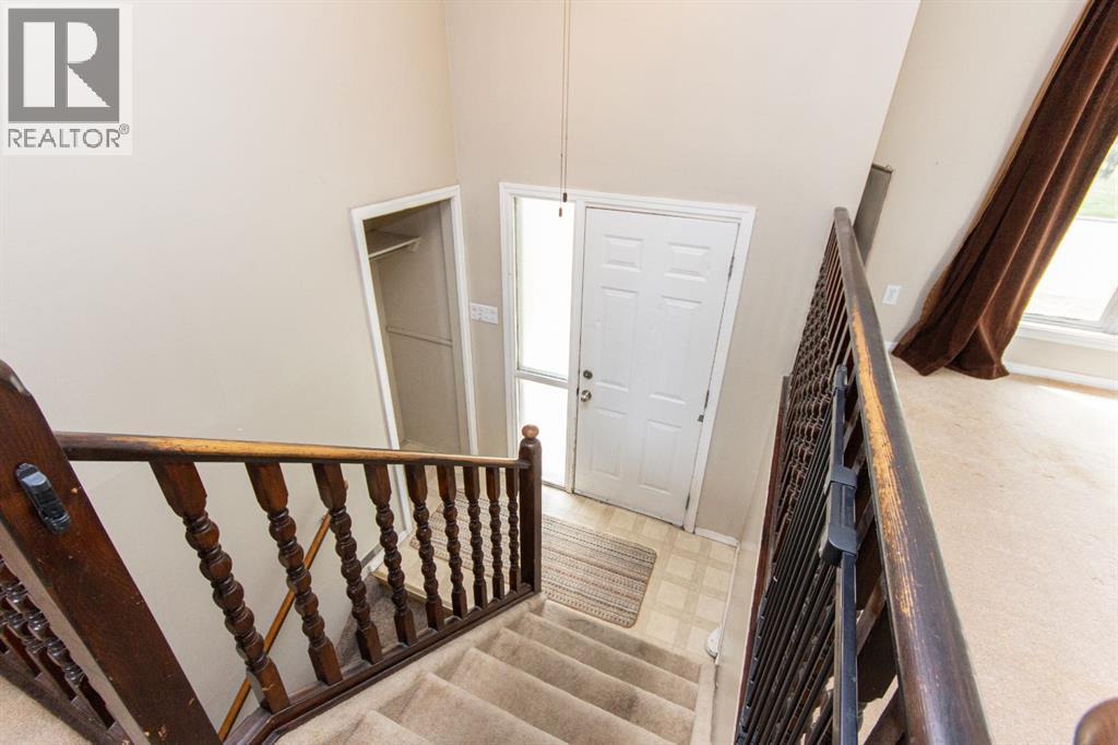 35 Oyen Crescent, Red Deer, Alberta  T4P 1T3 - Photo 2 - A2312818