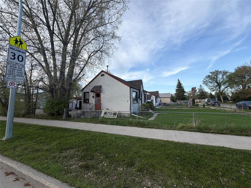 175 Portland Avenue, Winnipeg, Manitoba  R2M 1J9 - Photo 1 - 202610776