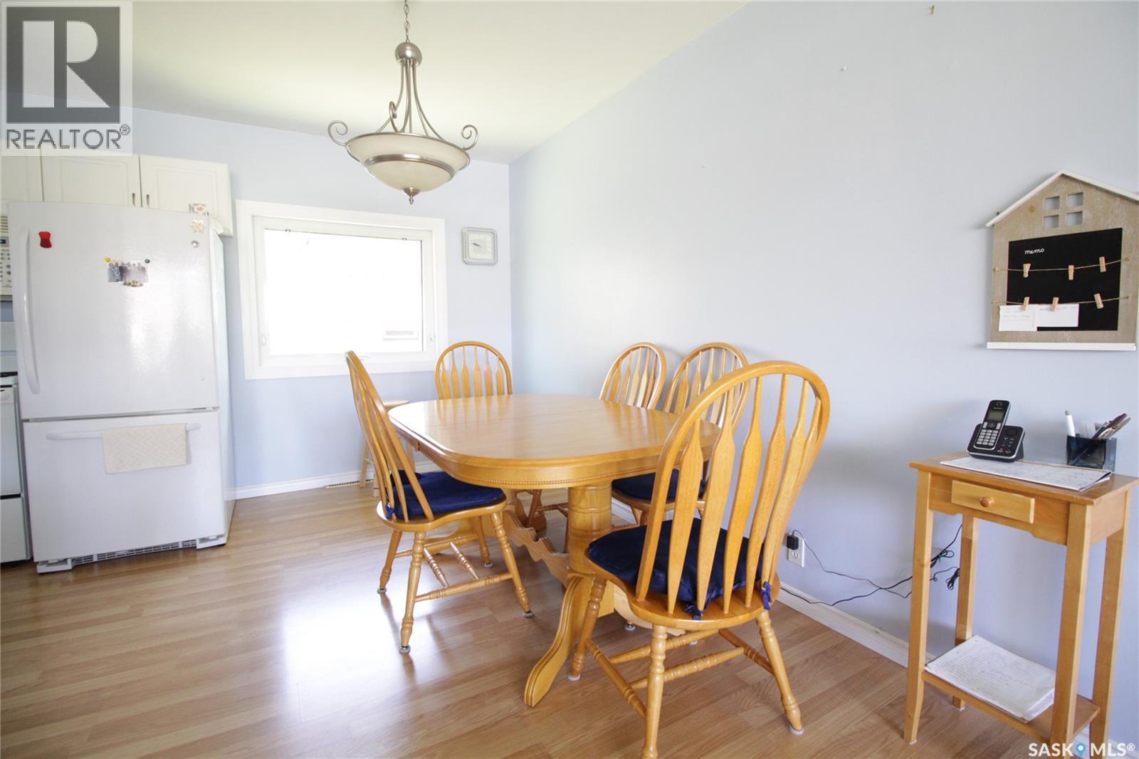 1208 Mark Avenue, Moosomin, Saskatchewan S0G 3N0 - Photo 7 - SK037073