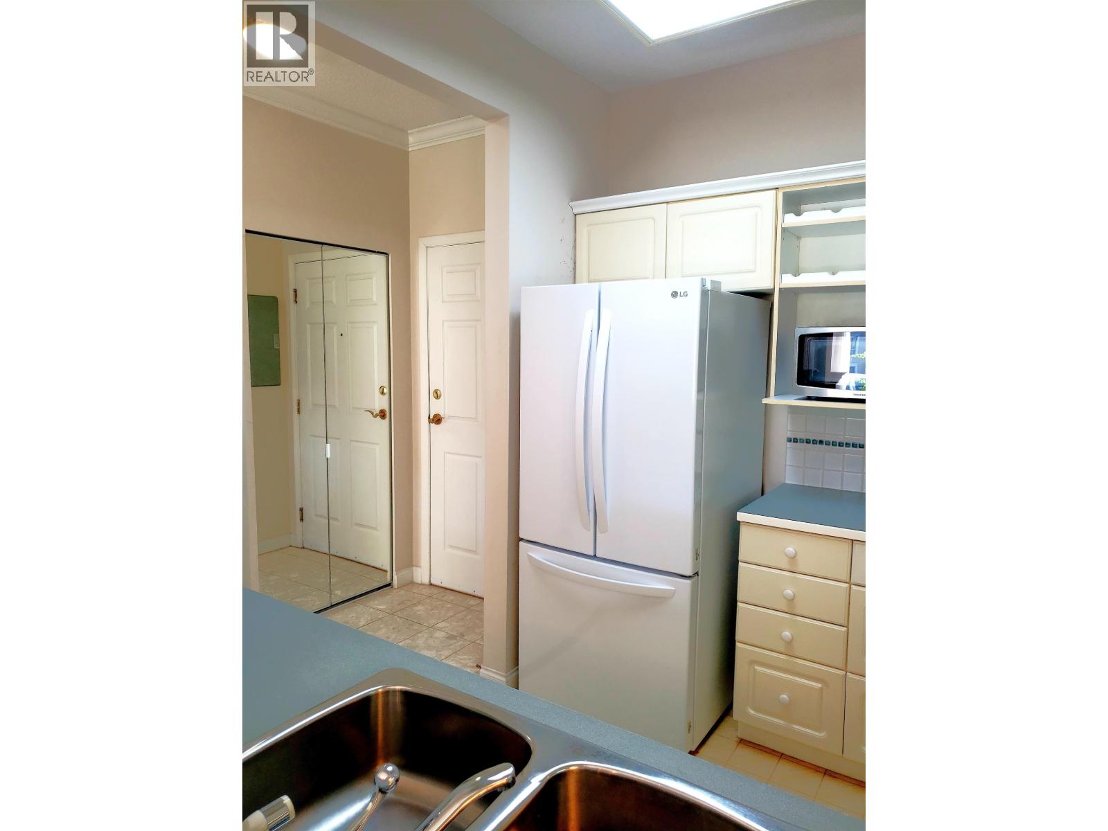 307 2985 Princess Crescent, Coquitlam, British Columbia  V3B 7P3 - Photo 6 - R3127497