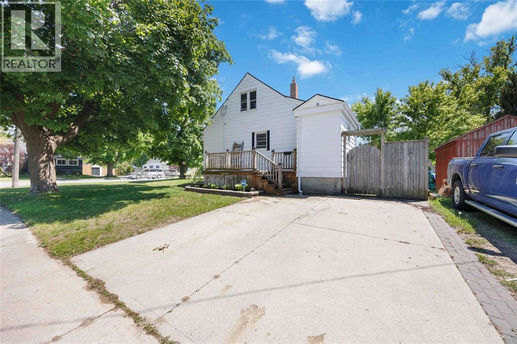 429 East Street North, Sarnia photo 27