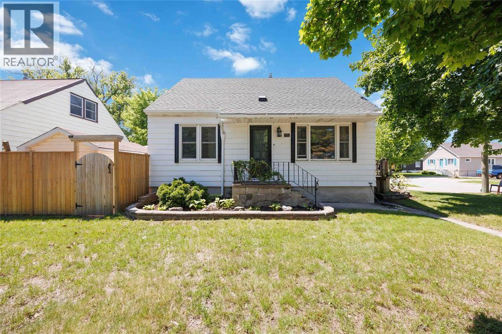 429 East Street North, Sarnia