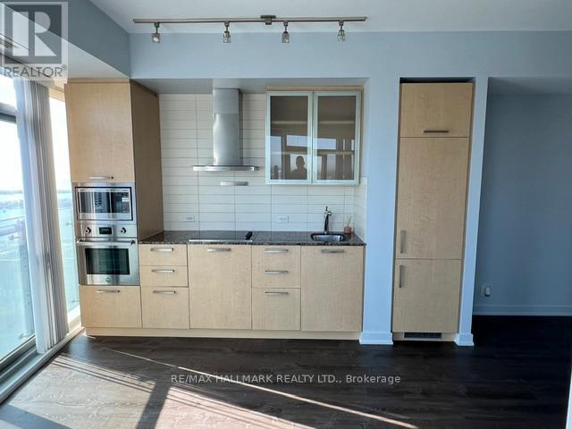 5611 - 14 YORK STREET, Toronto, Ontario