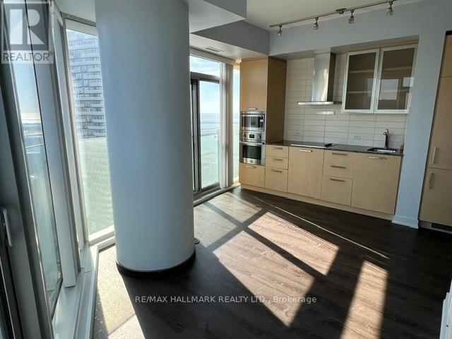 5611 - 14 York Street, Toronto, Ontario  M5J 2Z2 - Photo 4 - C13108312
